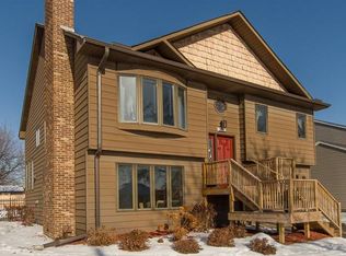 939 California Ave W, Saint Paul, MN 55117