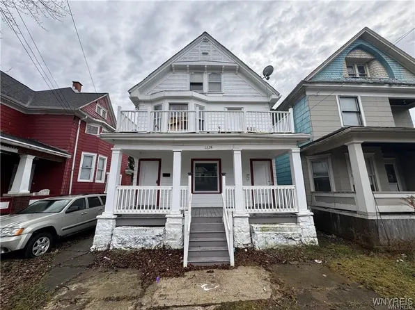 1825 Pierce Ave, Niagara Falls, NY 14301