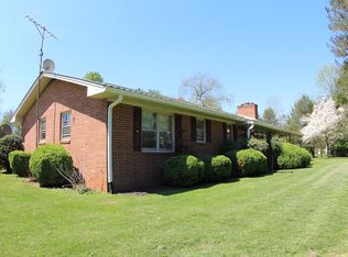 11830 Ararat Hwy, Claudville, VA 24076