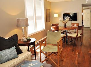 1402 N Bell Ave APT 1, Chicago, IL 60622