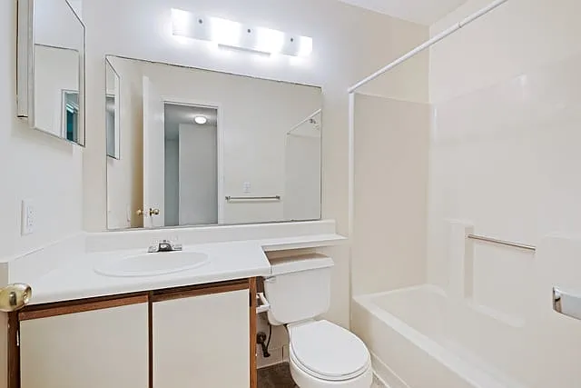 The Retreat at Hidden Bay Apartment Homes — Photo 18