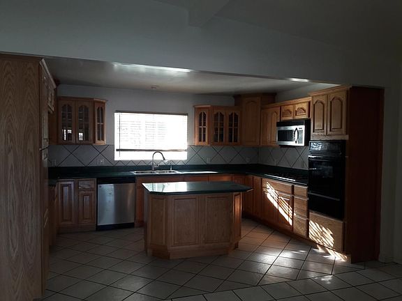 4th image of 447 Foxworth Ave