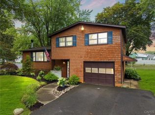 114 Glenwood Dr S, Liverpool, NY 13090