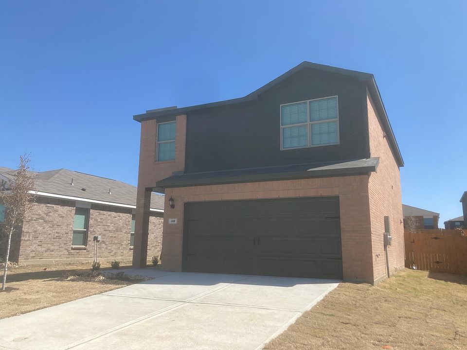 1st image of 608 Fountain Dr