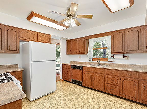 5th image of 13190 W Waverly St