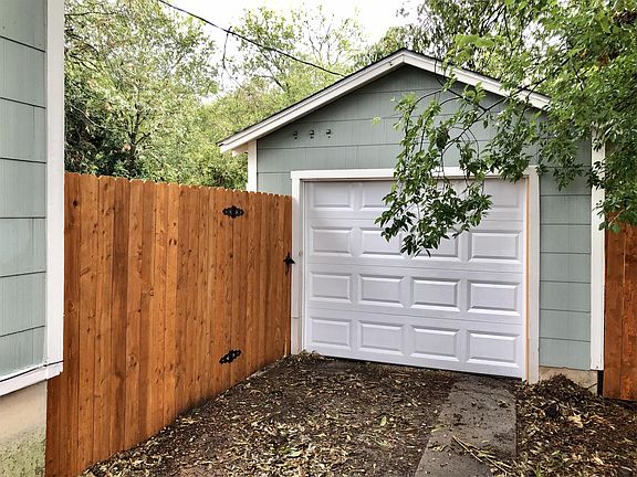 4th image of 2813 Mitchell Ave