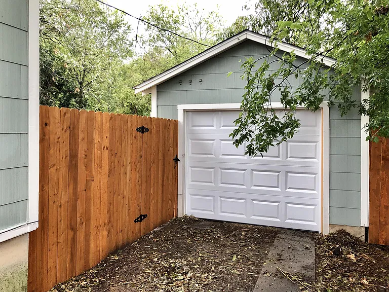 2813 Mitchell Ave — Photo 18
