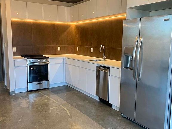 3rd image of 410 Tompkins Ave #3K