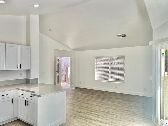 4th image of 8493 Antique Cameo Ave