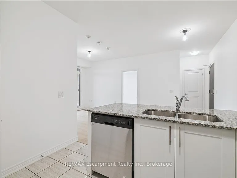 2393 Bronte Rd #205 — Photo 16