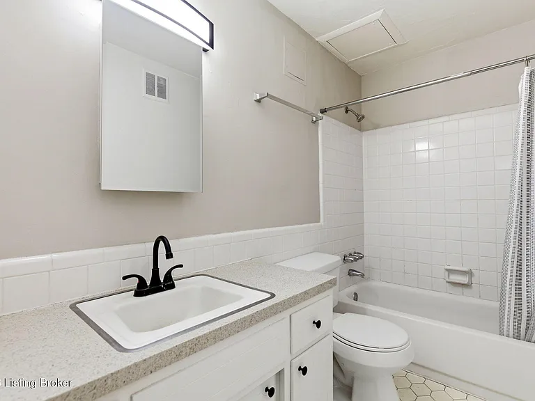 319 Idlewylde Dr #4 — Photo 10
