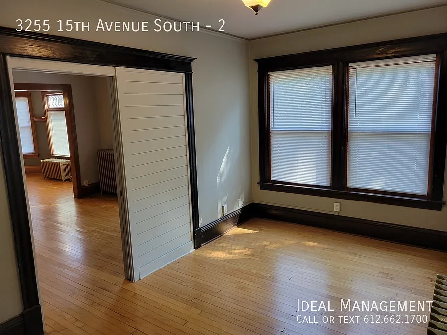 Gorgeous Sun Filled 3 BR in Historic Brick Triplex with Loads of Charm — Photo 4