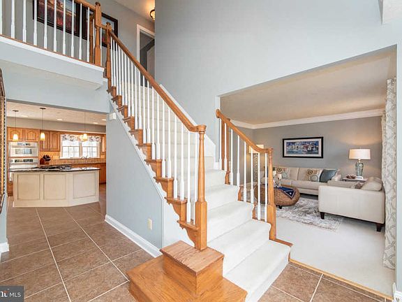 4th image of 221 Cartland Way