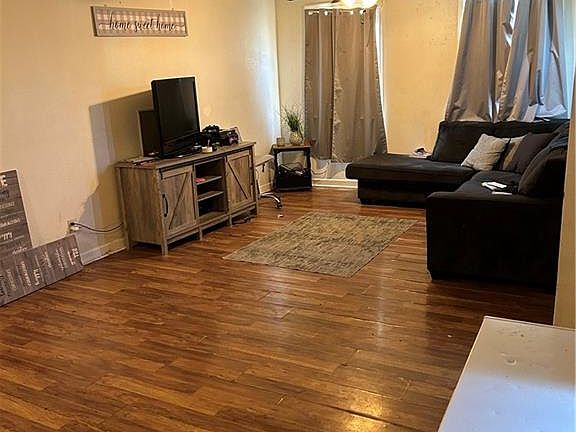 4th image of 5423 Mandeville St