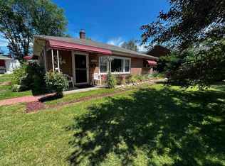 30012 Oakgrove St, Saint Clair Shores, MI 48082