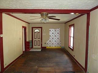 5th image of 951 W Green St