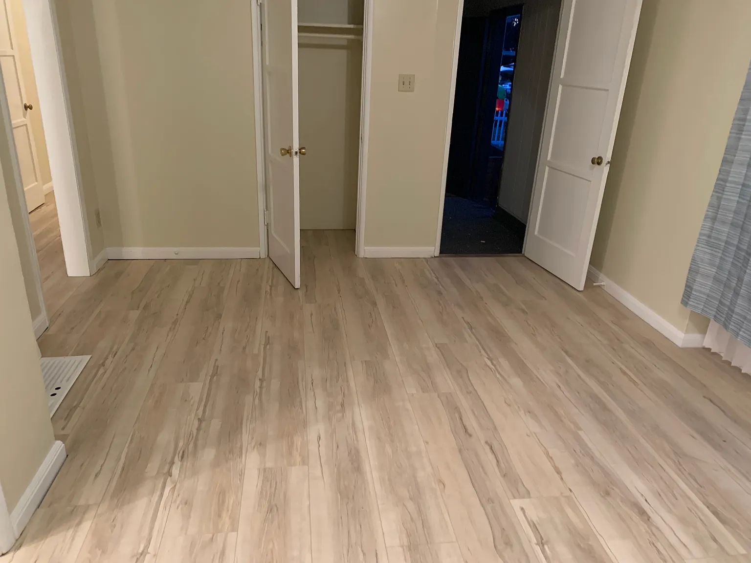 Studio, 350 sqft, $1,295 — Photo 4
