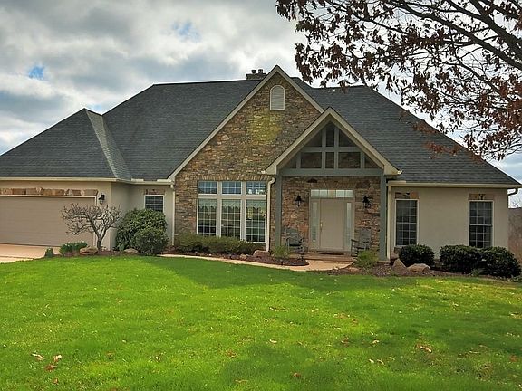 2nd image of 200 Goldfinch Ln