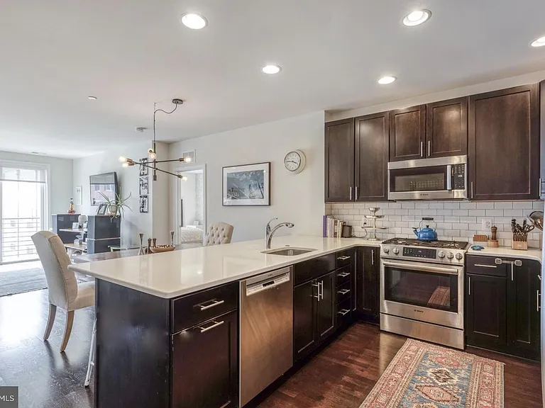 600 S 24th St #304 — Photo 1