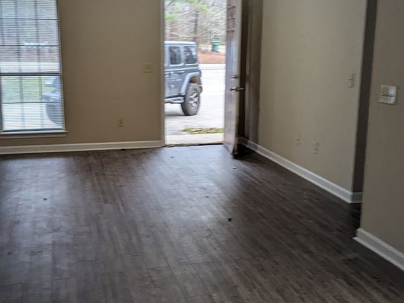 4th image of 223 Lee Road 226