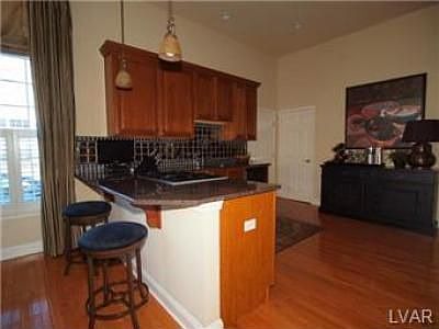 4th image of 877 Sonoma Ln