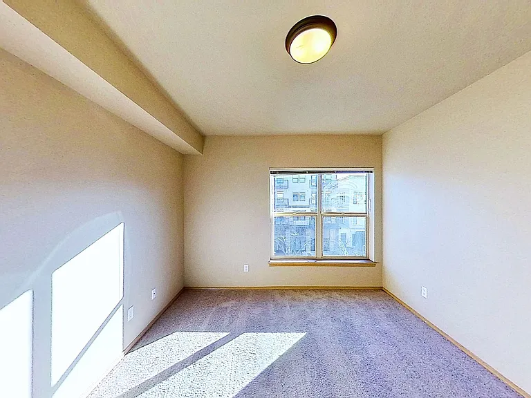 Mckenze Square Apartments — Photo 27