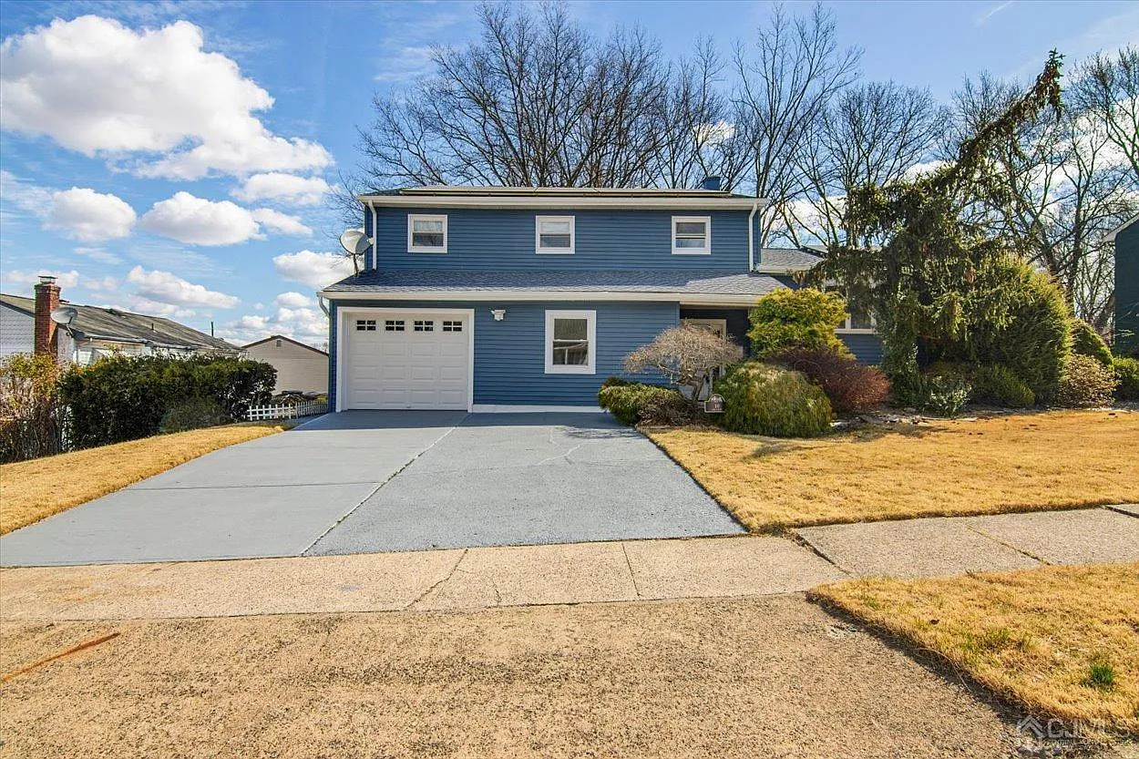 10 Eric Ct photo 1