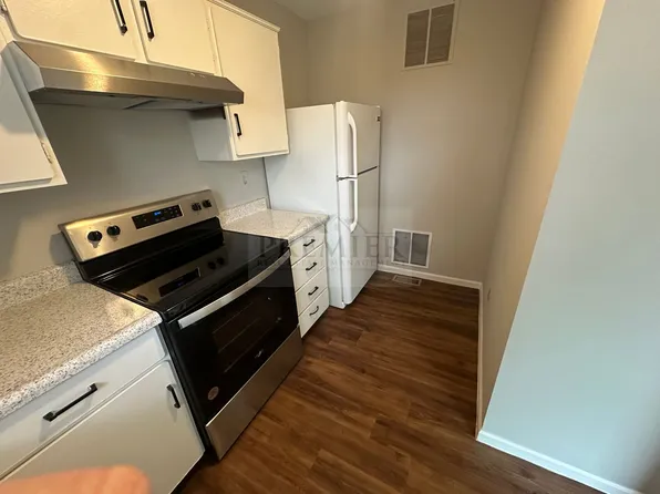 621 Miami St APT A, Leavenworth, KS 66048