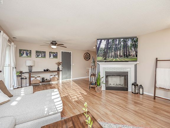 4th image of 13415 NE 6th Ct