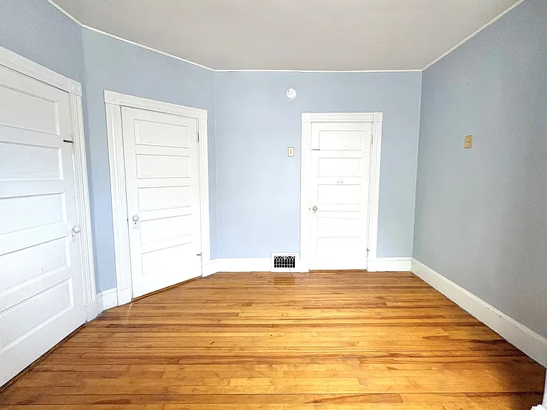 75 Whitney St #2 — Photo 4