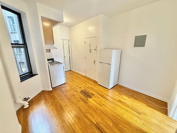 4th image of 79 Sullivan St APT 3D