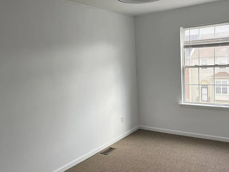 47 Mule Deer Ct — Photo 10
