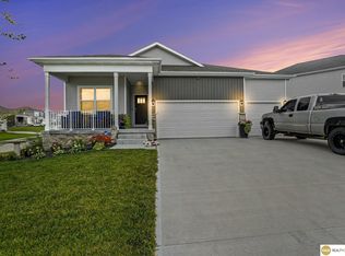 17511 Virginia St, Omaha, NE 68136