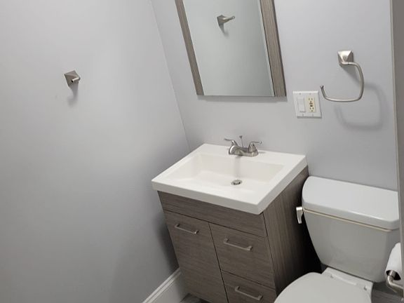 2nd image of 2949 W Peterson Ave #1R