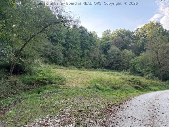 65 Natures Way, Ripley, WV 25271