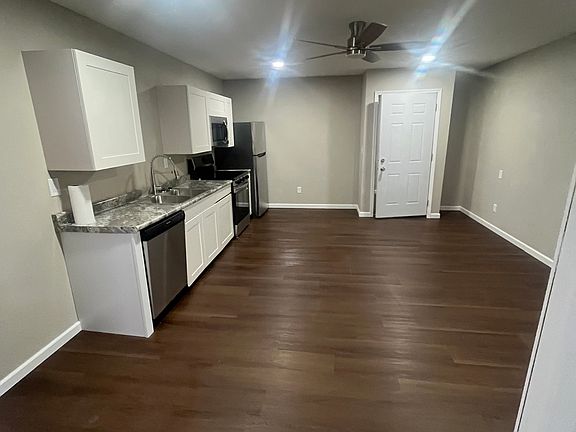 5th image of 318 W Main St