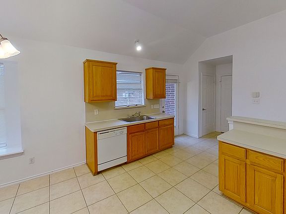 2nd image of 2014 Silverway Ln