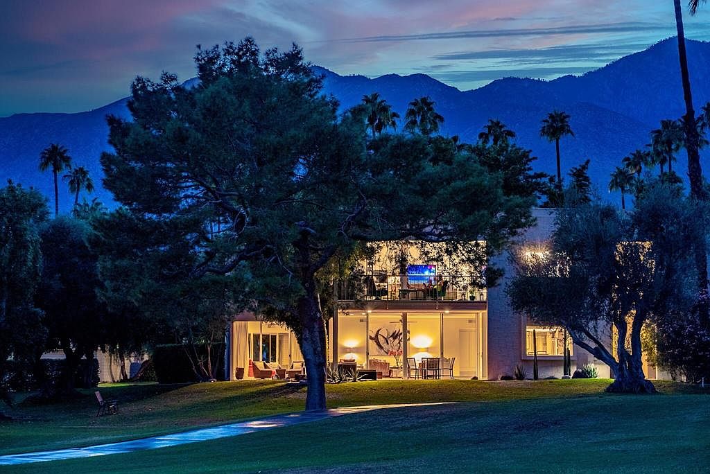 497 Desert Lakes Cir