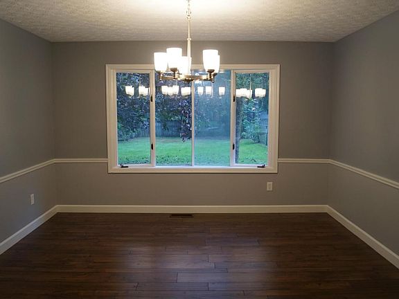 4th image of 540 Greenglade Ave