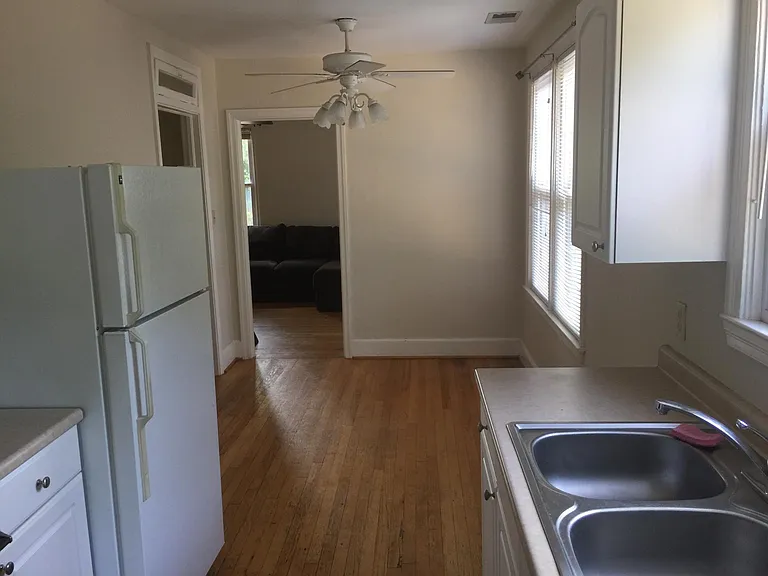 1523 Gladden St — Photo 4