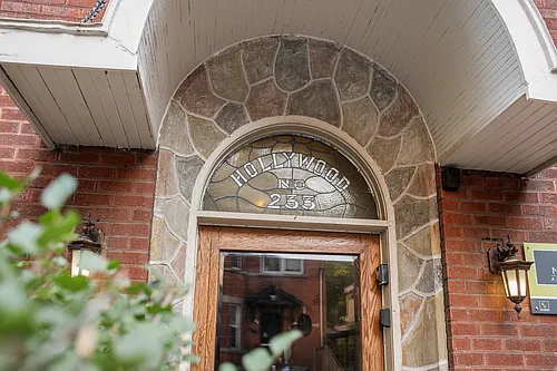 233 Nepean St Photo 1
