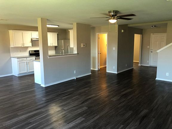 3rd image of 3906 Whitehorn Dr