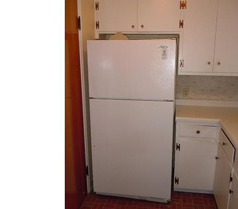 4th image of 11551 Woodview Blvd