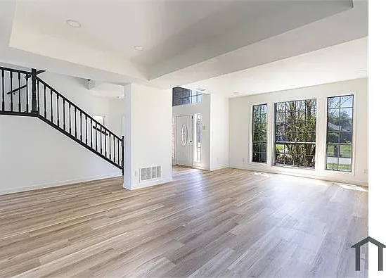 2334 Stillwater Dr — Photo 3