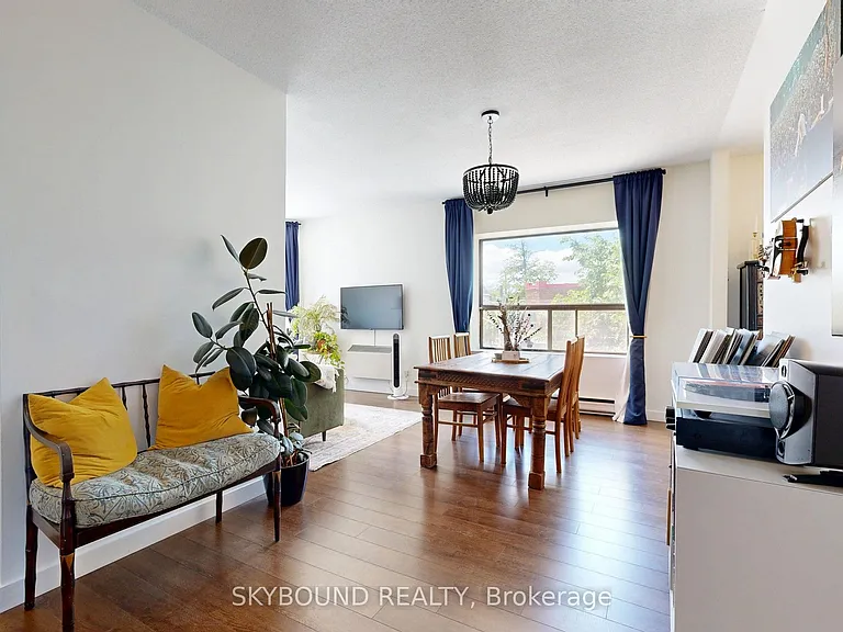 2104 Queen St E #B — Photo 15