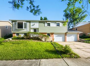 5839 Edward Dr, Oak Forest, IL 60452