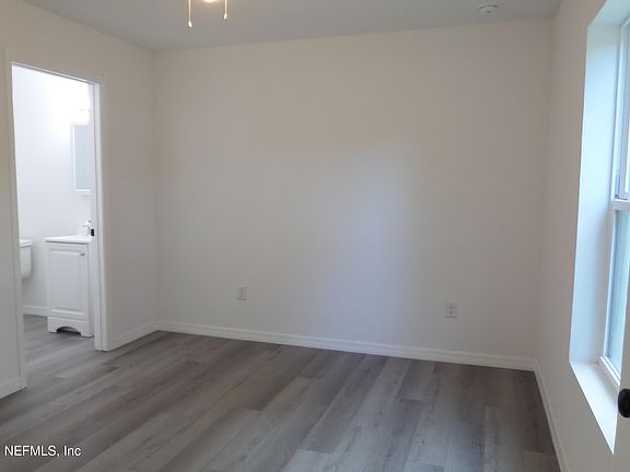 5th image of 1750 HARRING Street