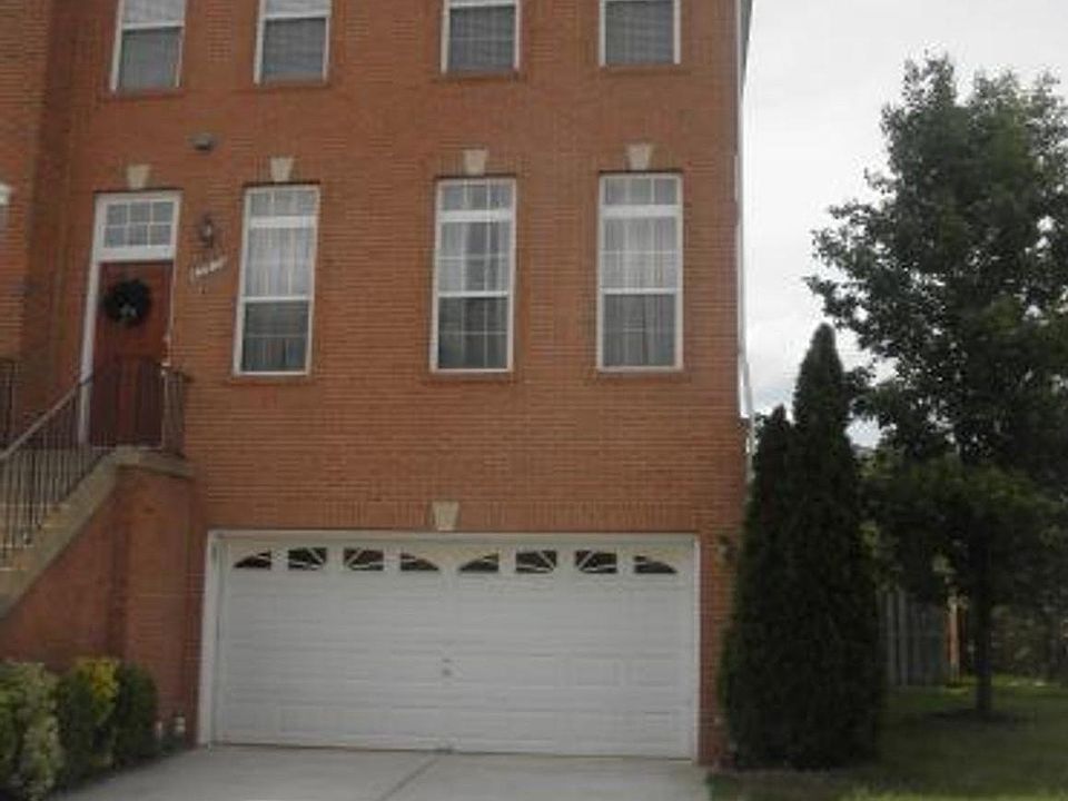1st image of 43872 Sandburg Sq