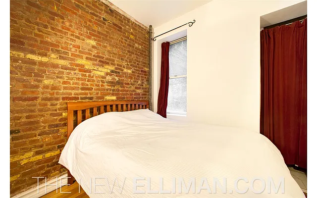 Sold by Douglas Elliman | media 23