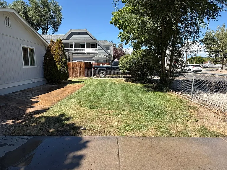 165 N Cherry St — Photo 13